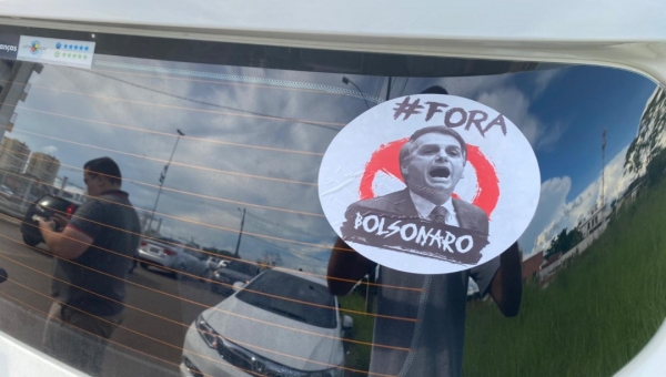 Ato pró-impeachment de Bolsonaro reúne anônimos, petistas e comunistas no Acre 